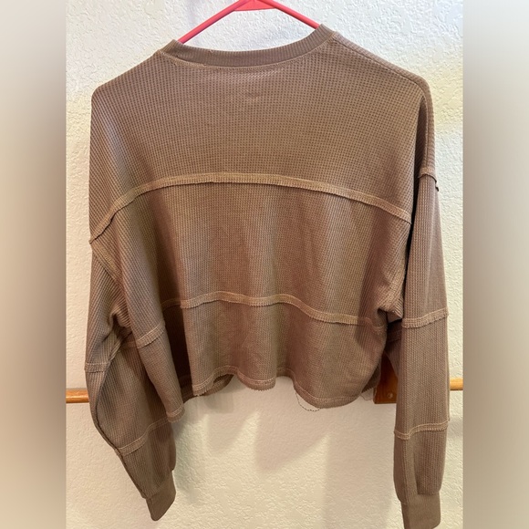NWOT brown Hollister crop top - Picture 4 of 5
